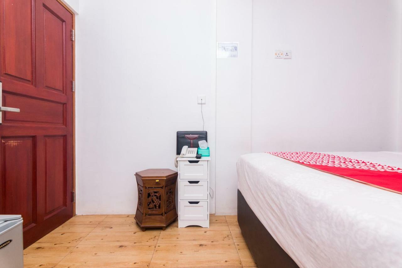 Vaccinated Staff - Oyo 1771 Zeke Hotel Batam 外观 照片